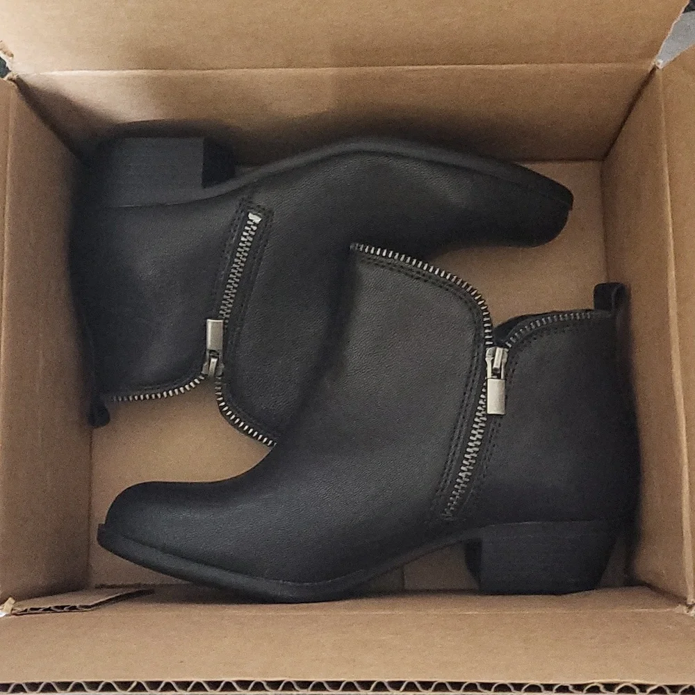 Booties - Picture 5 of 6